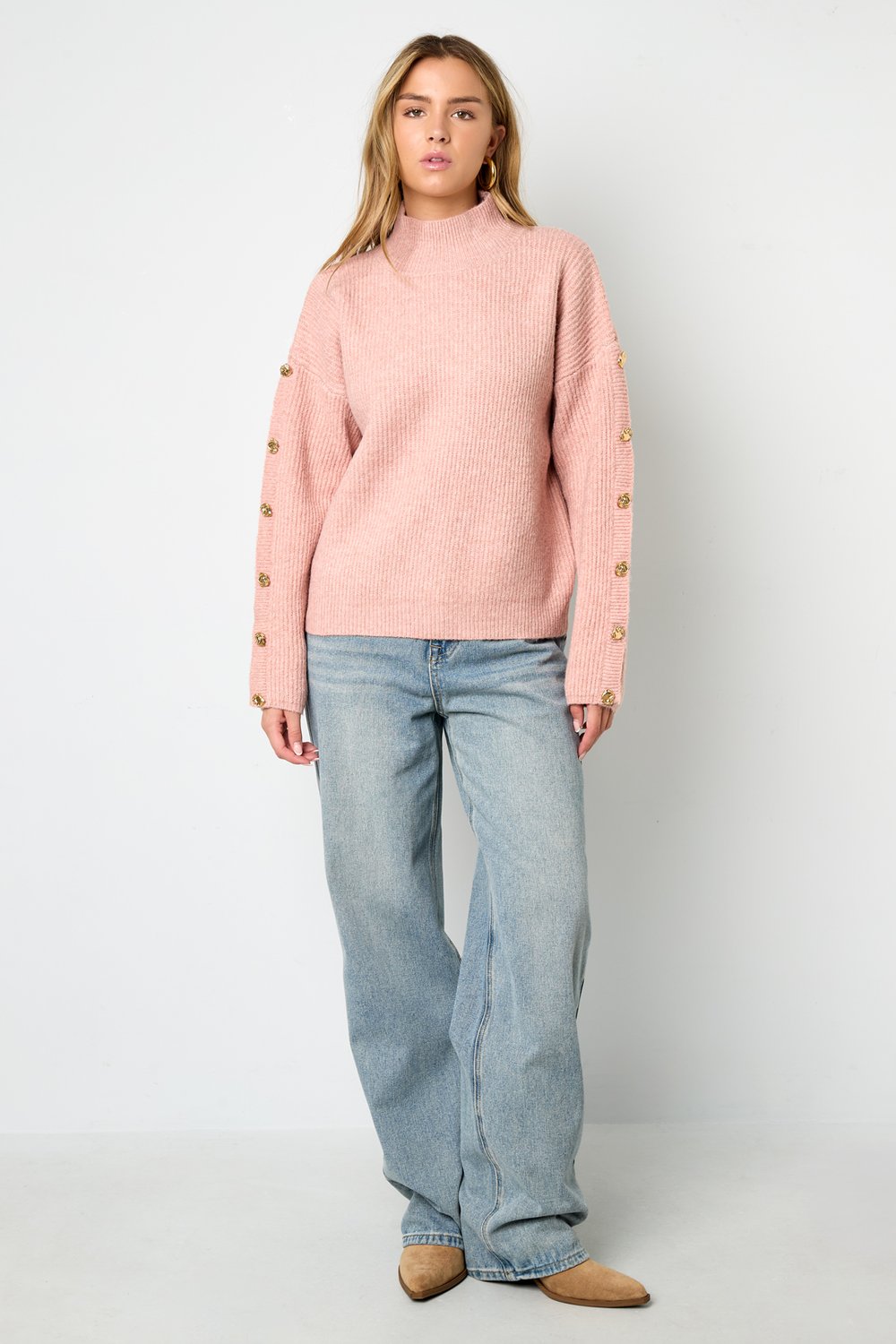 Sweater with buttons on the sleeves h5Picture7